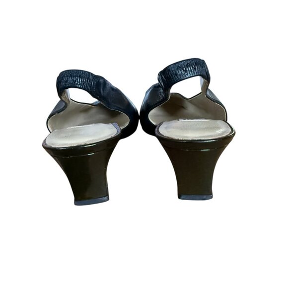 Etienne Aigner blue and black slingback patent leather cap toe heels 6 1/2M - Picture 5 of 9